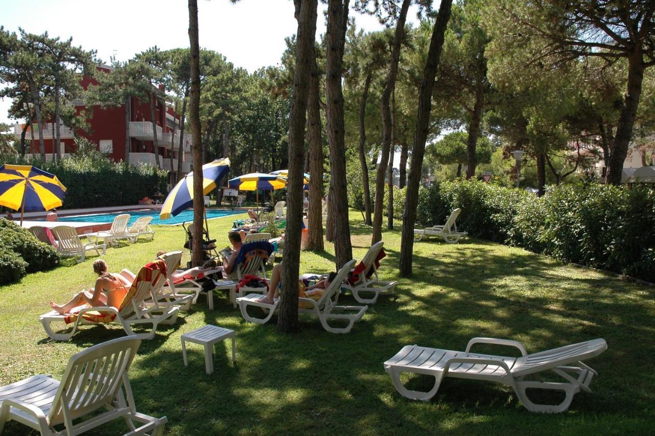 Appartamenti Vacanza Albatros Lignano Sabbiadoro Buitenkant foto