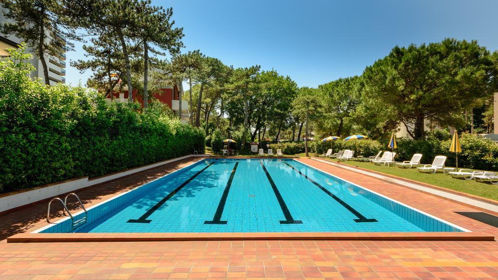 Appartamenti Vacanza Albatros Lignano Sabbiadoro Buitenkant foto